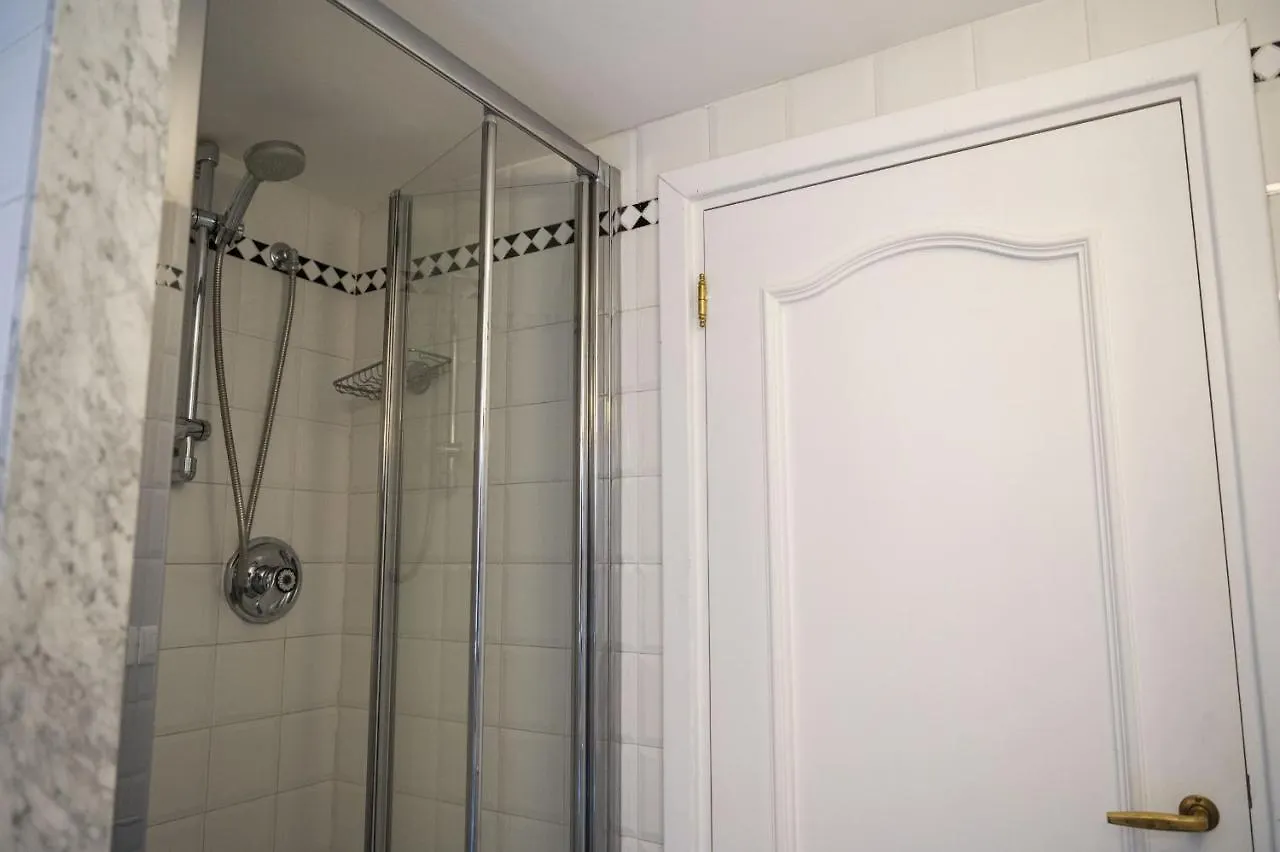 Artsy And Elegant Apartment Near Pantheon Rome