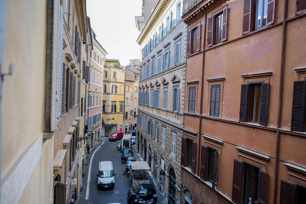 Artsy And Elegant Apartment Near Pantheon Rome