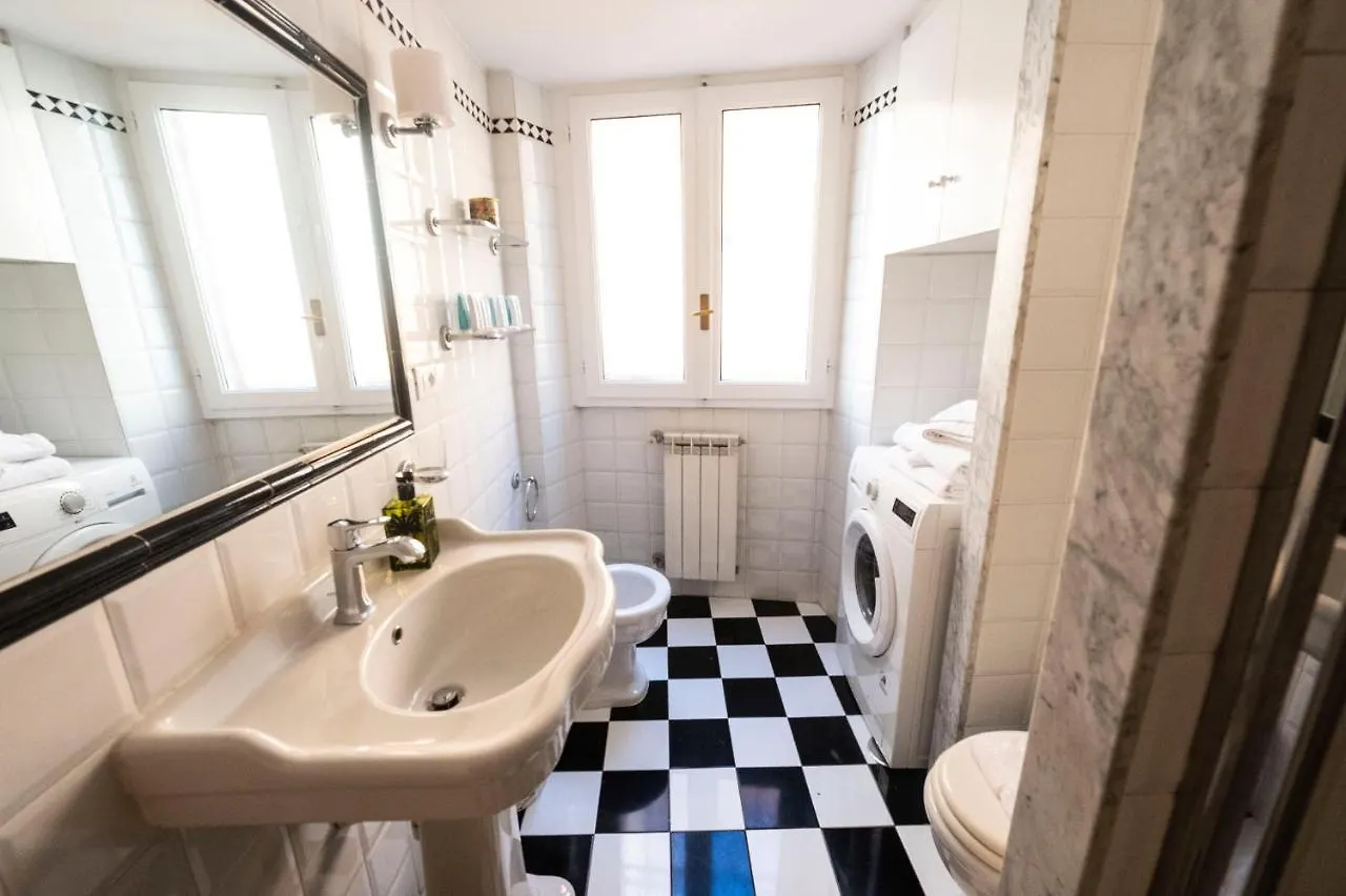 Artsy And Elegant Apartment Near Pantheon Ρώμη 0*,  Ιταλία